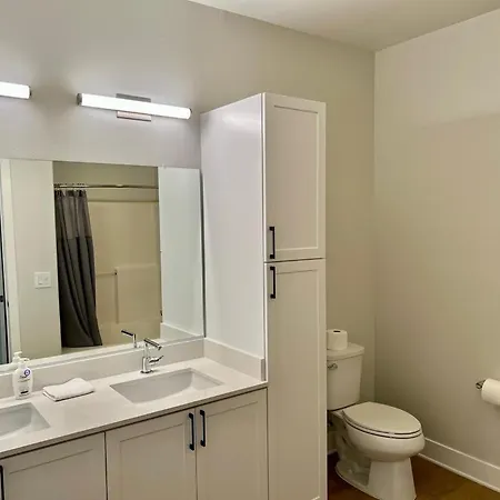 Miracle Mile Apartments-2