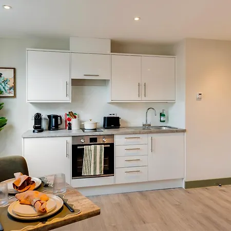 Your Apartment I Clifton Village-2