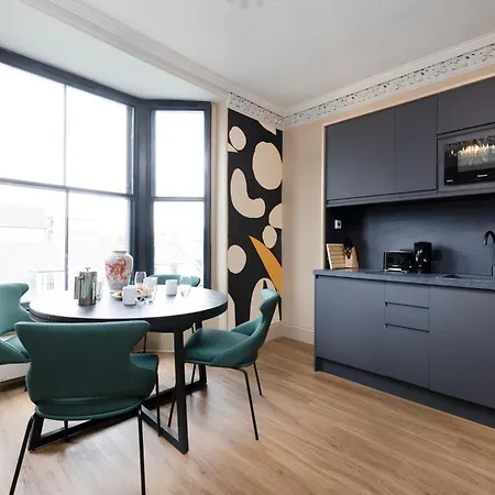 30 Castle Street Aparthotel-3