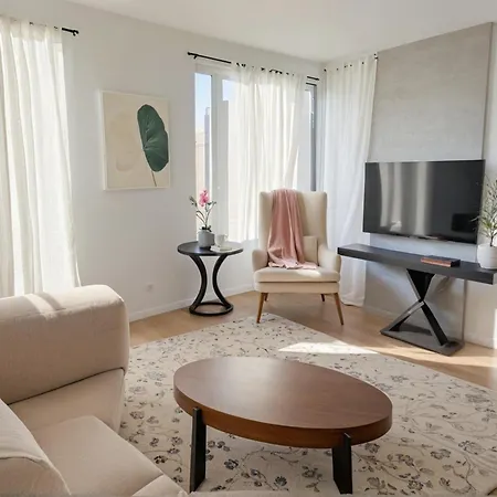 Downtown Los Angeles Modern Apartments-3