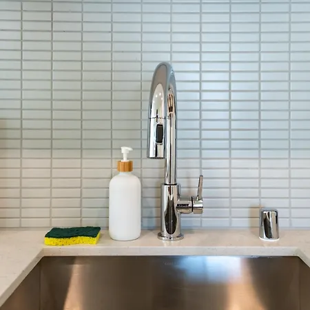 Luxury 2 Bedroom Residence With Fitness And Outdoor Pool-3