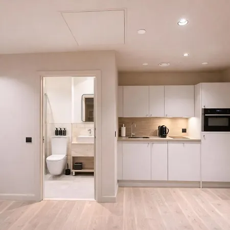 Vcity Suites At The Teacher-2