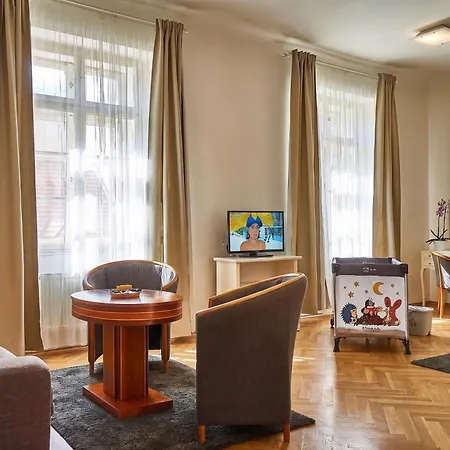 Three Golden Crowns Apartments-3