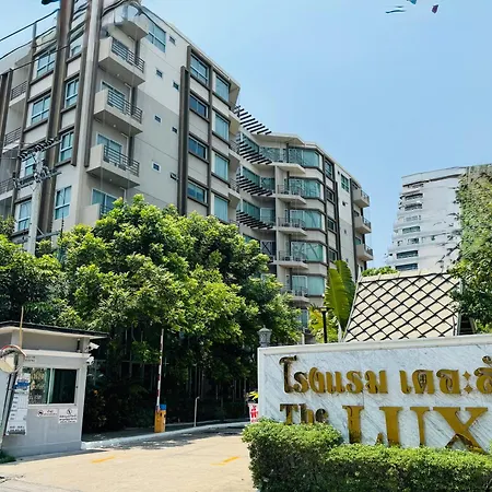 The Lux Ladprao 10-2