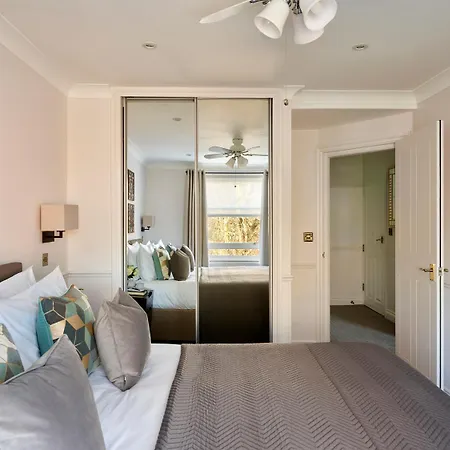 Collingham Serviced Apartments-2