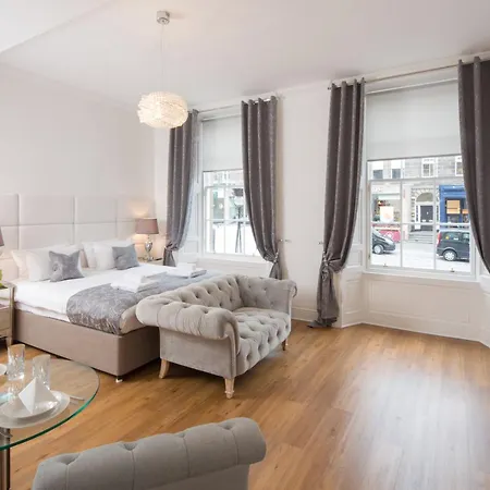 Edinburgh Castle Apartments-3
