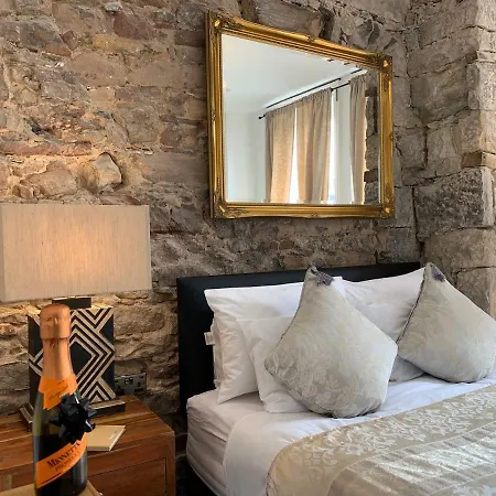 Royal Mile Suites By The Castle-3