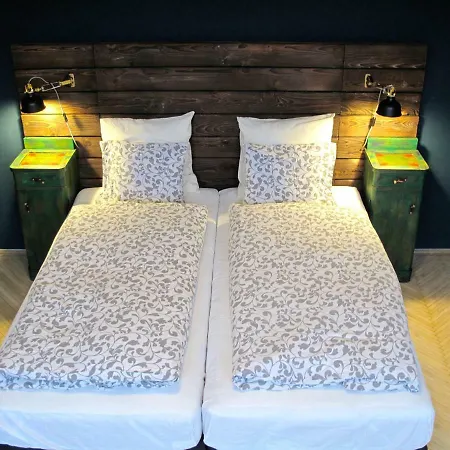 Hedonist Lodge-3