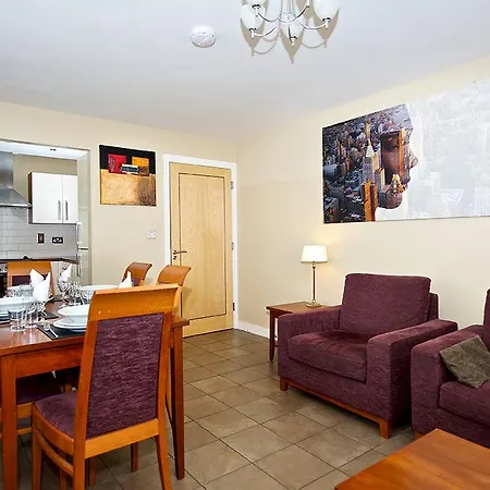 Staycity Aparthotel St Augusti-3