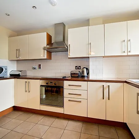 Staycity Aparthotel St Augusti-2