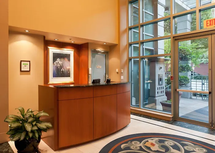 Lord Stanley Suites On The Park Vancouver