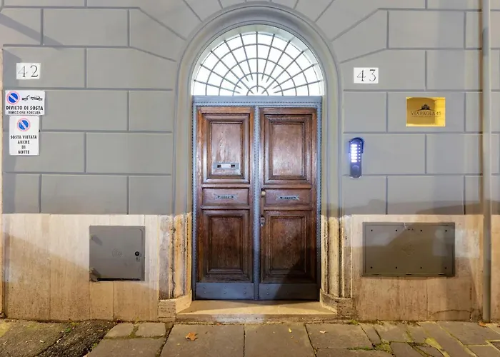 Bmga L Viapaola43 Palace Rome