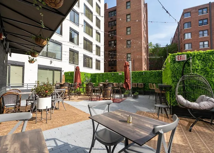 2500 Penn, A Placemakr Experience Washington