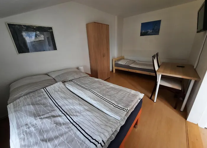 FEWO3-1 Zim-2 Einz Bett-2 Pers-Küche-Dusche WC Berlin