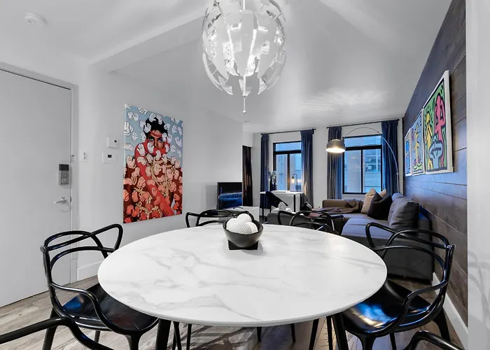 Liv Mtl Urban Spacious Group Suites Near Downtown Montreal