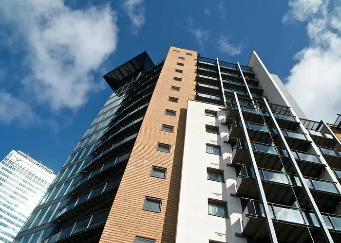 Fraser Place Canary Wharf London