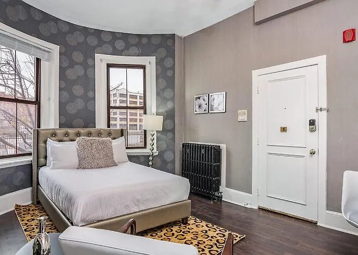 Premier Suites Bay Village Boston