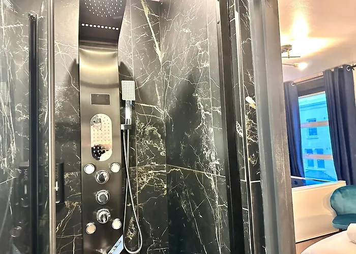 G Eighty Four Aparthotel London