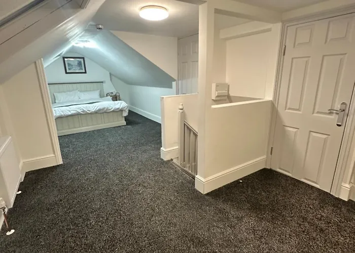 Room 10 Ng3 2Az Nottingham
