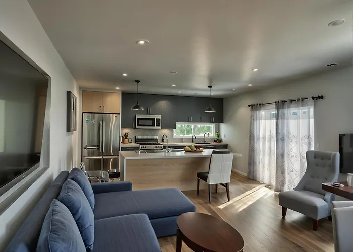 Hollywood Homes Free Parking Close To All Things La Los Angeles