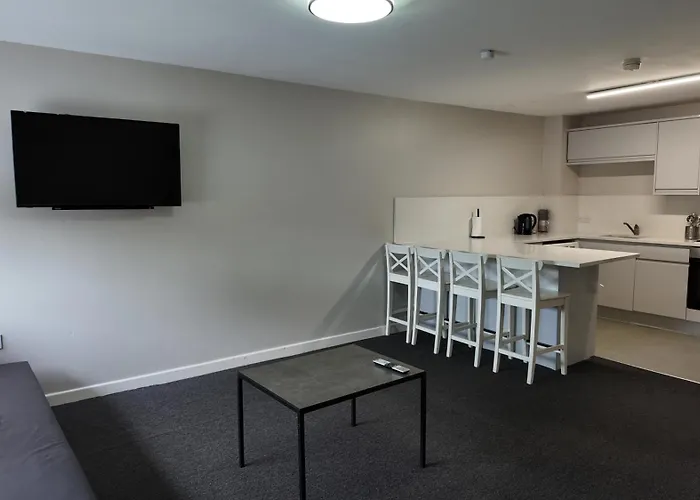 Ryan I Air I Bnb - 102 Mill Street - Free Parking Liverpool