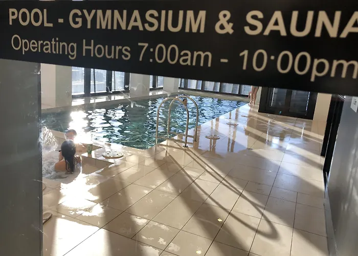 Aussie Escape Apartments-Skyline Collins Tower Melbourne