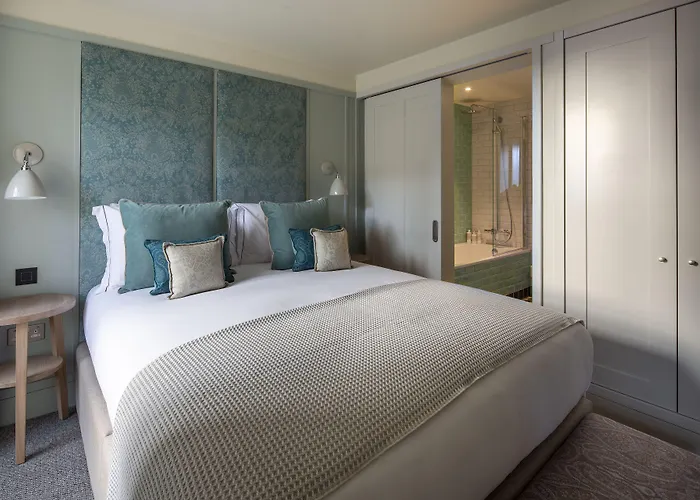 Abbey Strand Apartments, At Holyrood Edinburgh