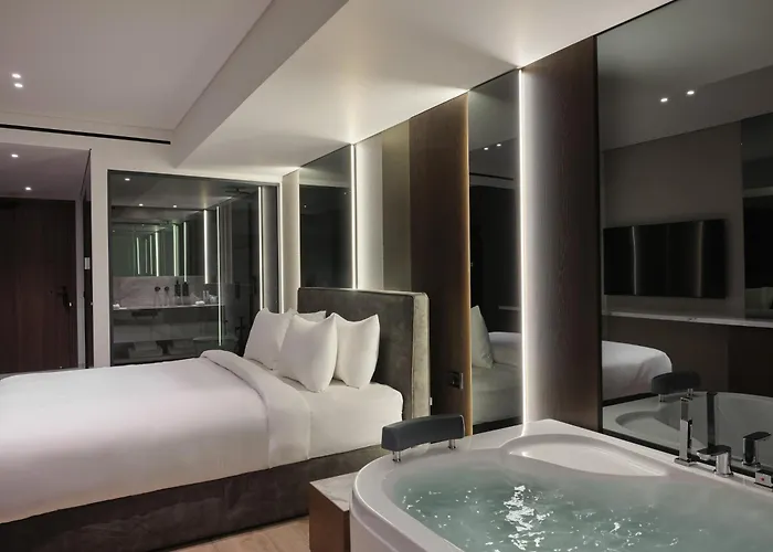 Nur Edge Aparthotel - Acropolis Skyline Athens