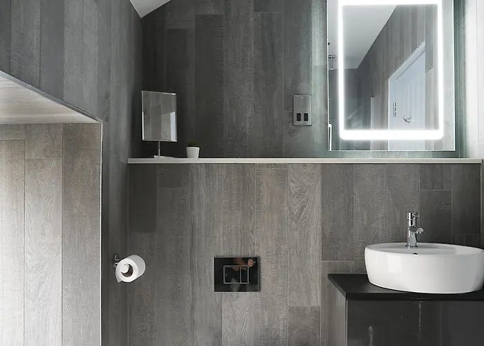 Cairn Hotel & Apartments Edinburgh