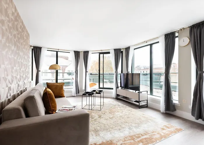 Fitzrovia Apartments By Dmontrio London