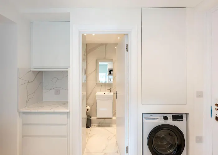 Queensgate Court Apartments London