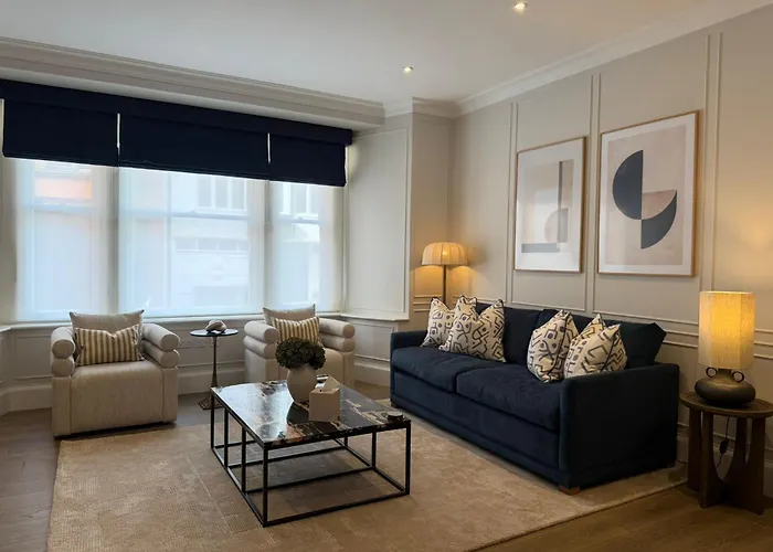 Buckingham & Lloyds Knightsbridge Aparthotel London