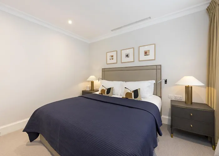 Buckingham & Lloyds Knightsbridge Aparthotel London
