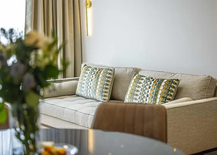 Farringdon Apartments By Dmontrio London