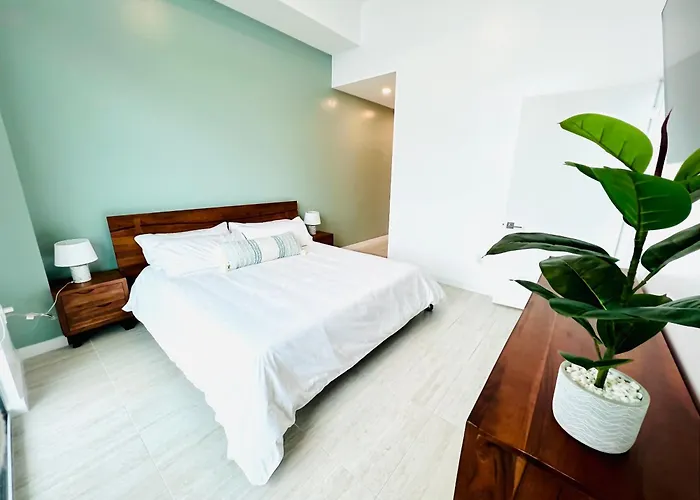Sleek 2Bd 2Ba Condo In Miami Design District
