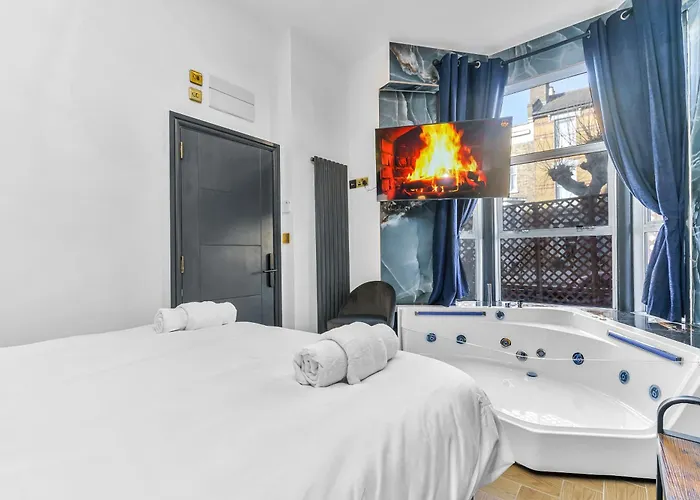 G Eighty Four Aparthotel London