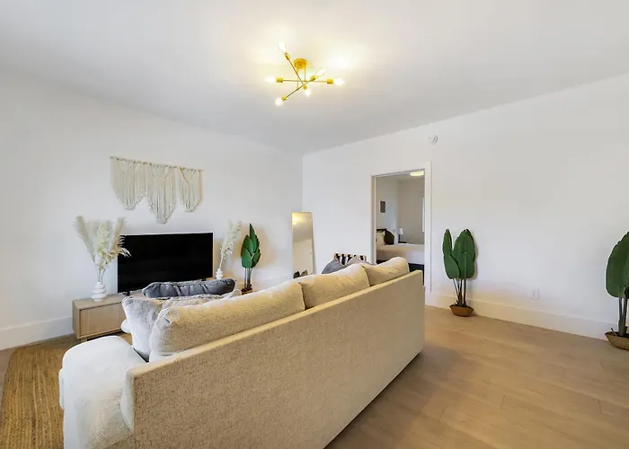 8040 Harding Apts Miami Beach