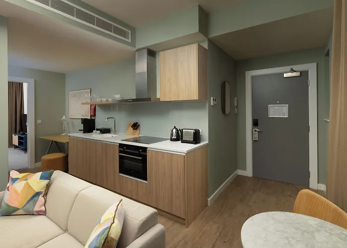 The Lincoln Suites London
