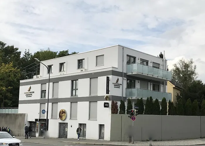 Sahara Falcon Munich